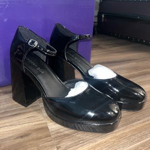 BRAND NEW Black Steve Madden Olivia Patent Leather Mary Jane Pumps Size 7.5